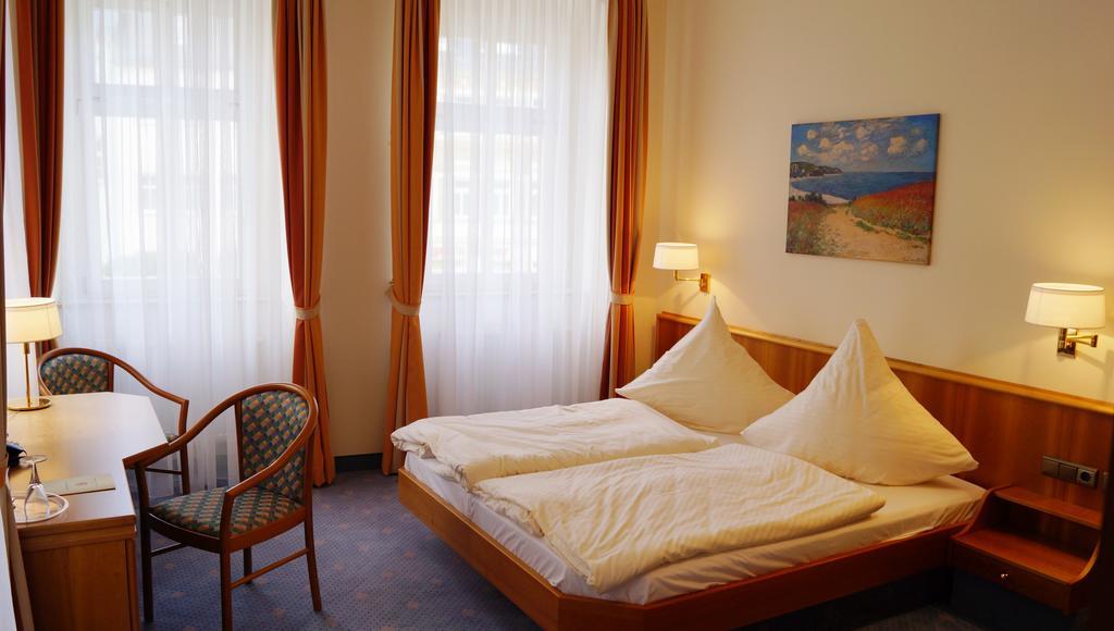 Hotel Goldener Loewe Waldheim Room photo